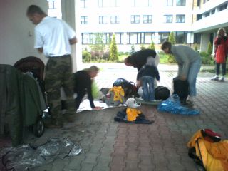 … tylko wcześniej trzeba przepakować (Markowi pomaga Marysia)